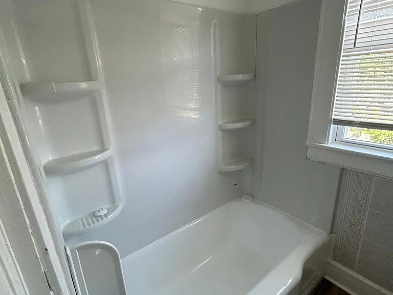 1115 6th St #4 — Photo 22