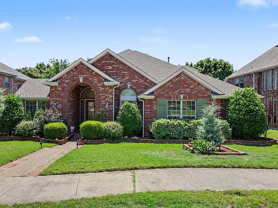 1st image of 9895 Carriage Hill Ln