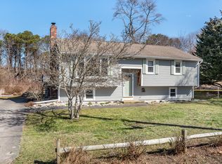 20 Regency Dr, Sagamore, MA 02561