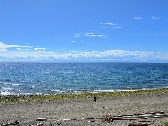 3rd image of 1590 Ocean Bch