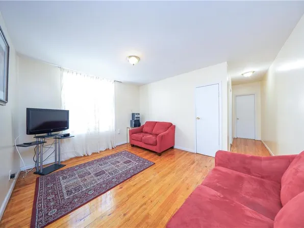 6915 14th Avenue image 3 of 30