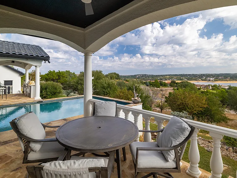 1128 Thurman Bluff Dr — Photo 31