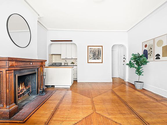 3rd image of 44 Remsen St APT 5