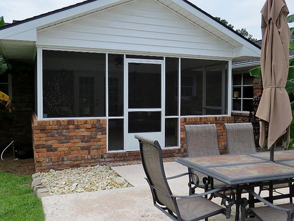 Enclosed Porch/patio
