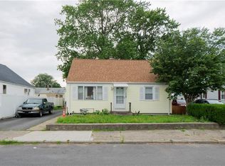 109 Dewey Ave, Pawtucket, RI 02861