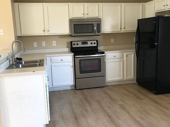 4th image of 3041 Weybridge Dr