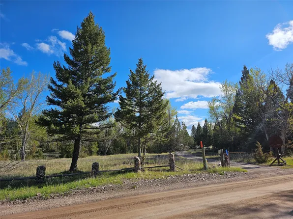 4870 4x4 Rd, Lincoln, MT 59639