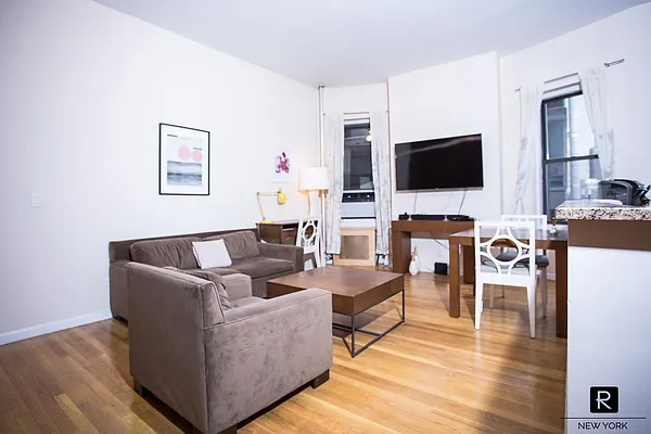 Rented by R New York | media 2