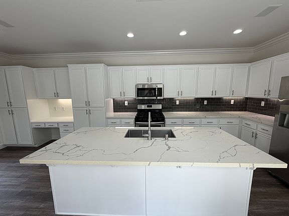 3rd image of 1532 Black Walnut Dr