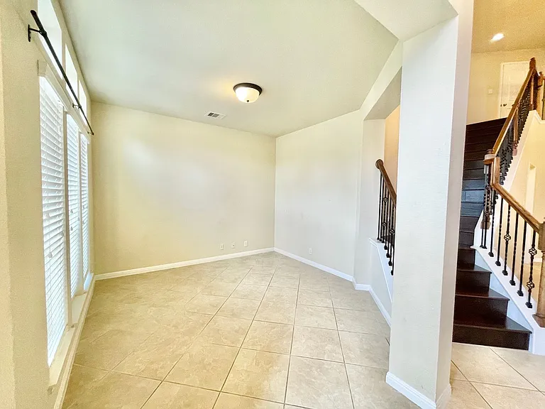 2602 Sierra Peak — Photo 3