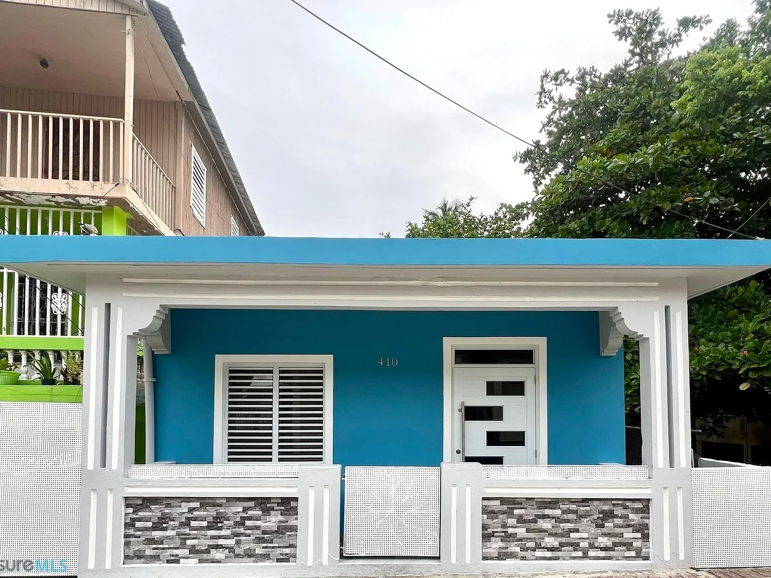 2 bed, 1.0 bath, 900 sqft, $850 — Photo 1