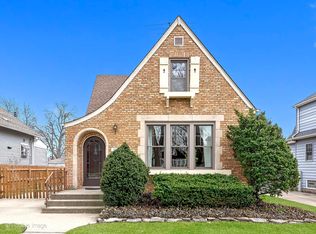 303 N Willow Rd, Elmhurst, IL 60126