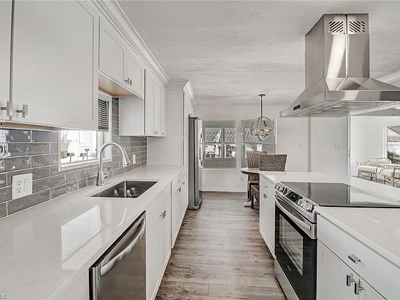 3rd image of 535 Palmer Blvd