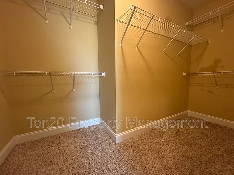 7471 Coppice Dr — Photo 15