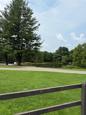 4 bed, $1,300 — Photo 2