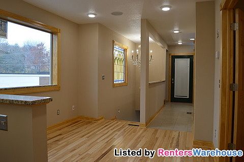 5th image of 1089 Grand Ave