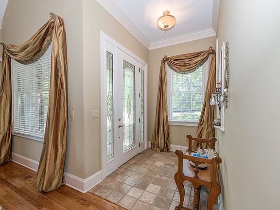 4th image of 5920 Hogans Way