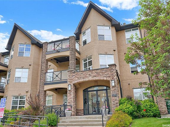 2nd image of UNIT 311-2102 Heseltine ROAD