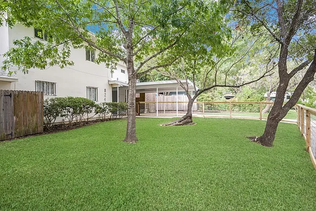 824 Terrell Rd — Photo 15