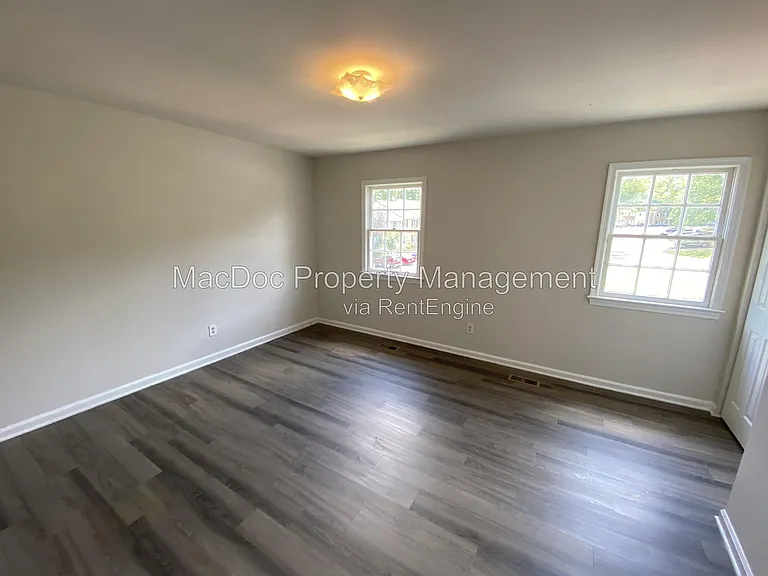 130 Janney Ct — Photo 22