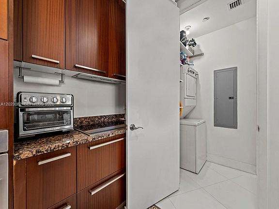 5th image of 15901 Collins Ave APT 403