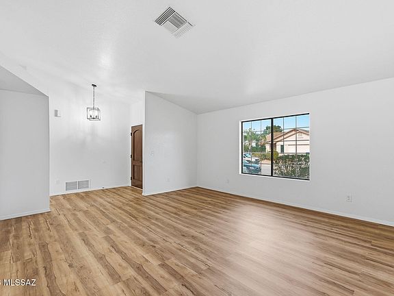 4th image of 2821 W Darley Woods Dr
