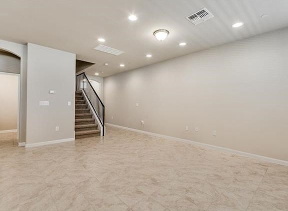 4th image of 2880 Donnell Dr Unit 3303