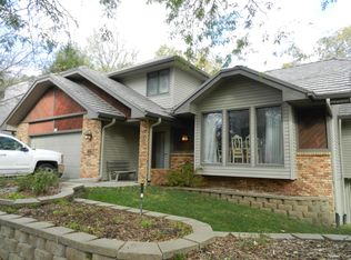 816 Ironwood Ct, Council Bluffs, IA 51503