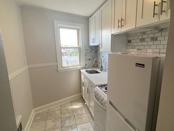 2nd image of 92 Winthrop Shore Dr #14