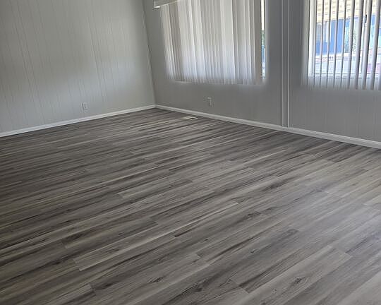 4th image of 294 Juniper Dr