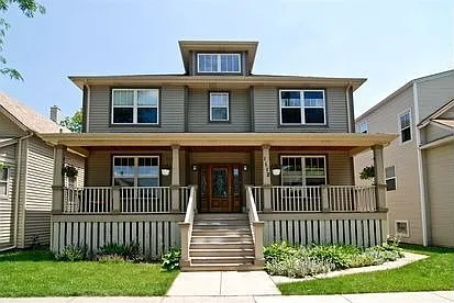 1112 Circle Ave photo 1