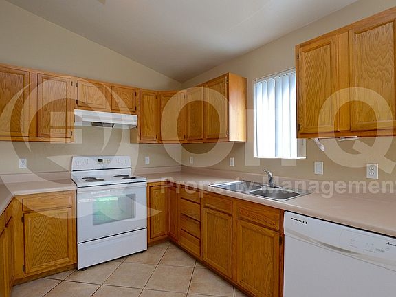 4th image of 323 E Congress Ave