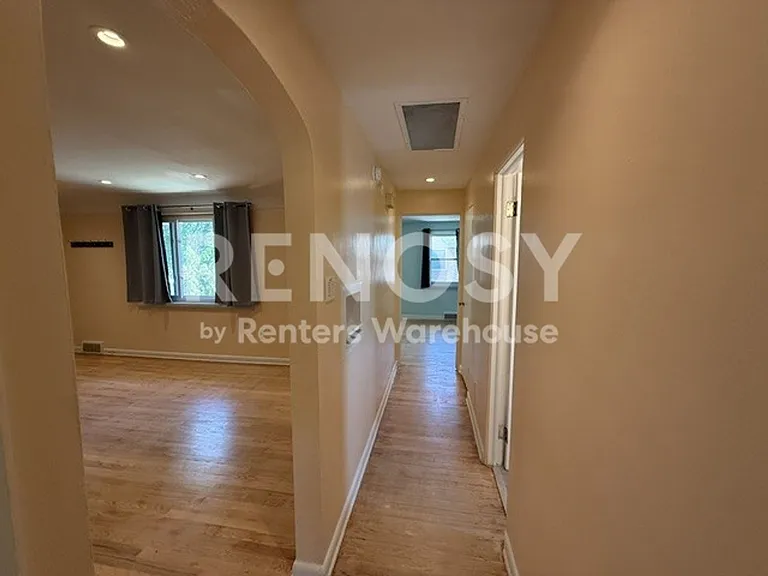 1535 Hudson St #3 — Photo 16
