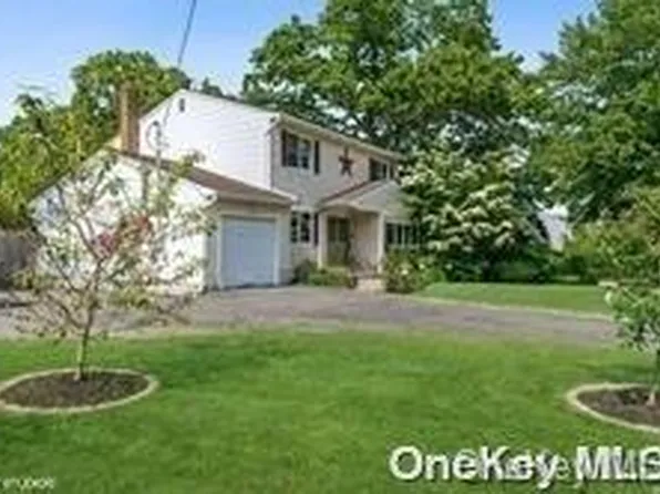319 Babylon Street, Islip Terrace, NY 11752