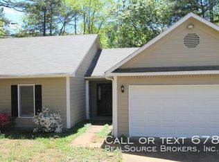 950 Fox Valley Ct, Stone Mountain, GA 30088