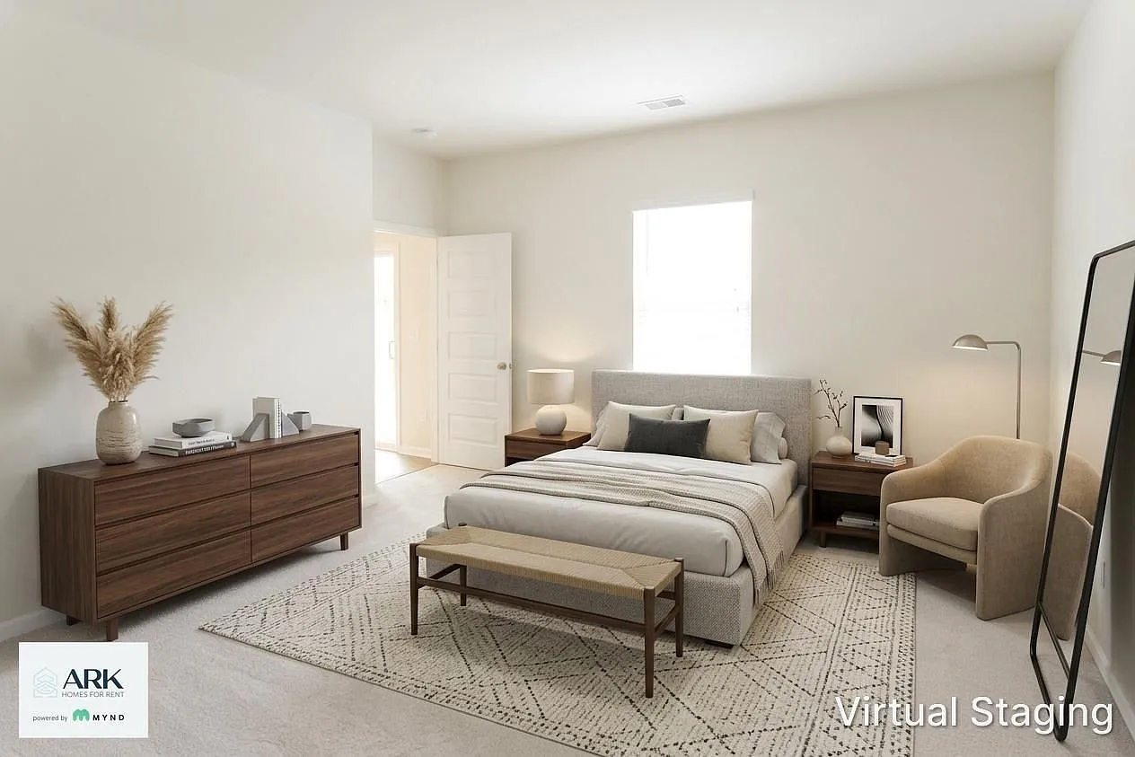 5 bed, 2.5 bath, 2535 sqft, $2,195 — Photo 3