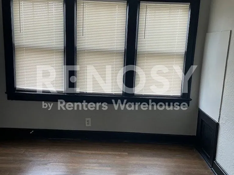 576 S Oxford Ave — Photo 8