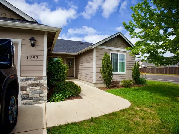 1283 Hazelnut Ct, Creswell, OR 97426