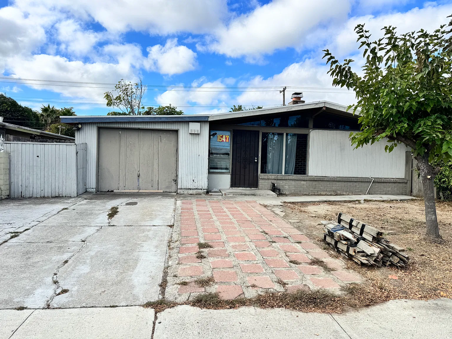 3 bed, 1040 sqft, $3,800 — Photo 2