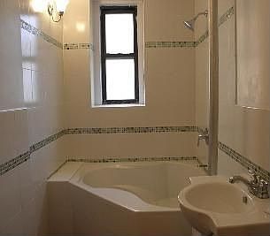4th image of 2020 E 41st St APT 1J