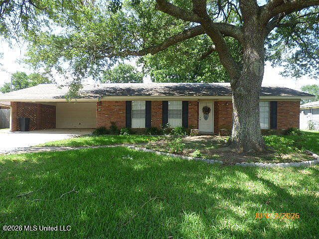 1st image of 166 Lee Ave