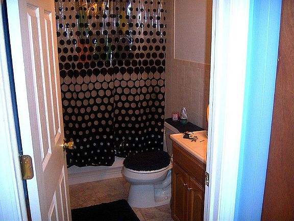 3rd image of 326 N Hamlin Ave #3N