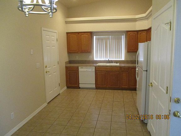 3rd image of 3156 Gordon Dr APT B