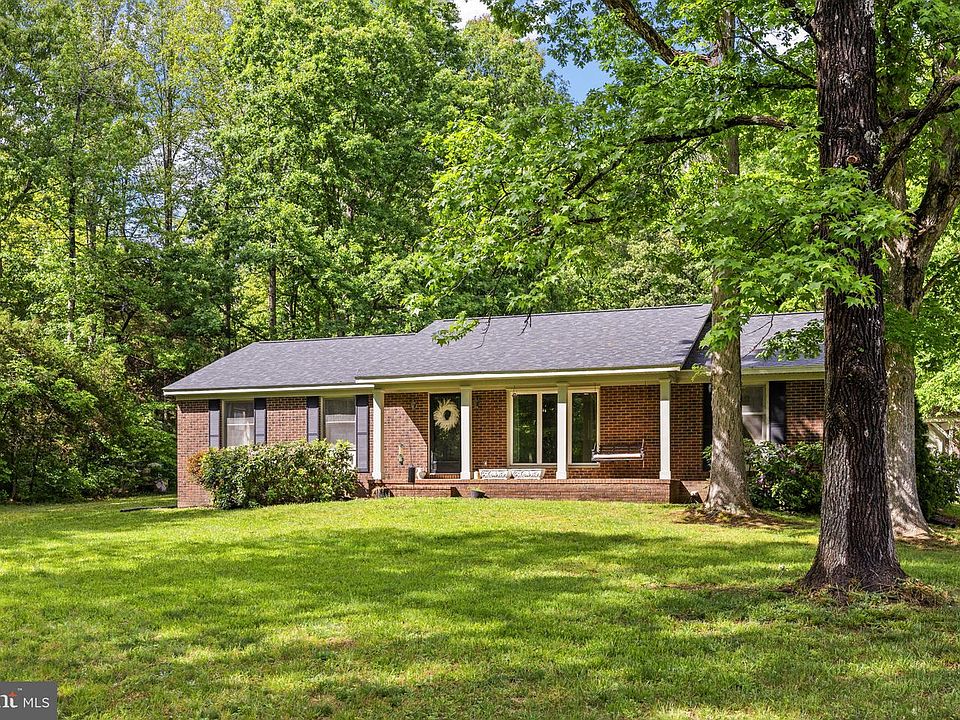 1st image of 7501 Hunters Lodge Dr