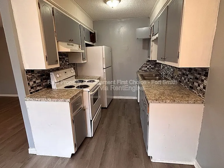 1010 S 19th St #4 — Photo 5