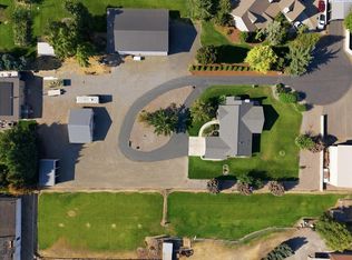 56 Applegate Ln, Burbank, WA 99323