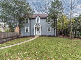 939 Ridge Rd, Highland Park, IL 60035