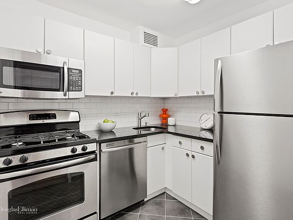 4th image of 370 E 76th St APT B407
