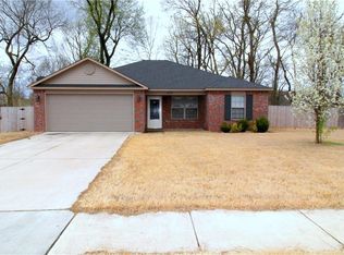 6681 Arrowhead Cv, Springdale, AR 72762