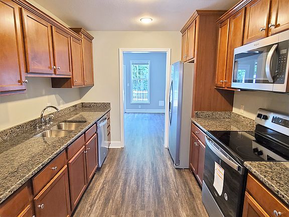 4th image of 3008 Hill St Unit 205